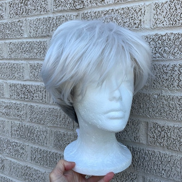 NWT 10” white silver platinum wavy short ombré white dimension men or unisex wig - Picture 4 of 15